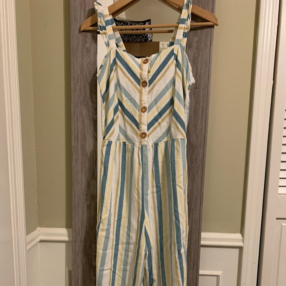 Girls Strapped Cropped Jumpsuit- Size XL(14-16)